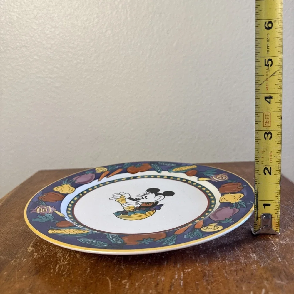 Disney Minnie Mickey Vegetable Veggie Trim Stoneware Salad Plate 8